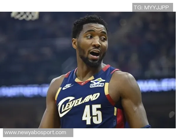 米切尔状态低迷20投仅中6末节发力独得10分难救主 米切尔状态低迷20投仅中6末节发力独得10分难救主