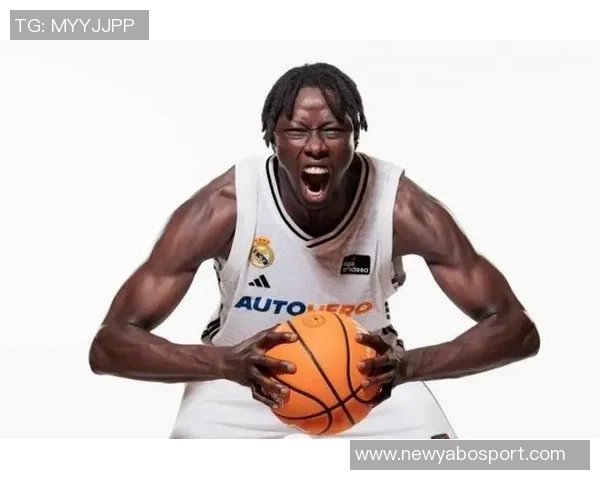 2025届新秀对决精彩纷呈哈珀与奎因赛后互换球衣展现友谊